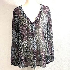 TravelSmith V-Neck Tunic Blouse, Size XLP,  Neck Ruffle, Covered Buttons